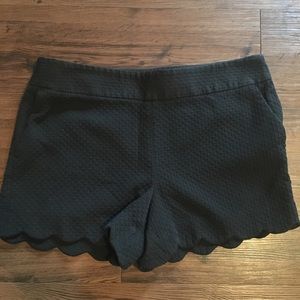 Ann Taylor LOFT scalloped shorts